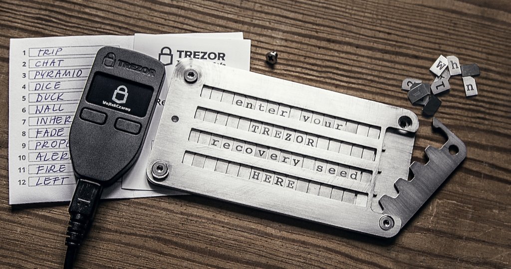 TREZOR und Cryptosteel